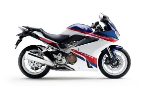 ホンダドリームZuttoRideでVFR800Fをレンタル